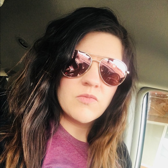 Meet your Posher, Amy - Picture 1 of 1